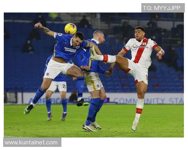 2018年诺丁汉森林队与西布罗姆维奇队精彩对决回顾与分析